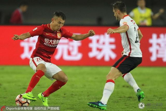 ”本赛季尤文的加蒂、布雷默等后卫球员多次进球救主，但马特里认为：“他们不可能总是进球，因此我认为，除了小基耶萨之外还缺少一名稳定的前锋。